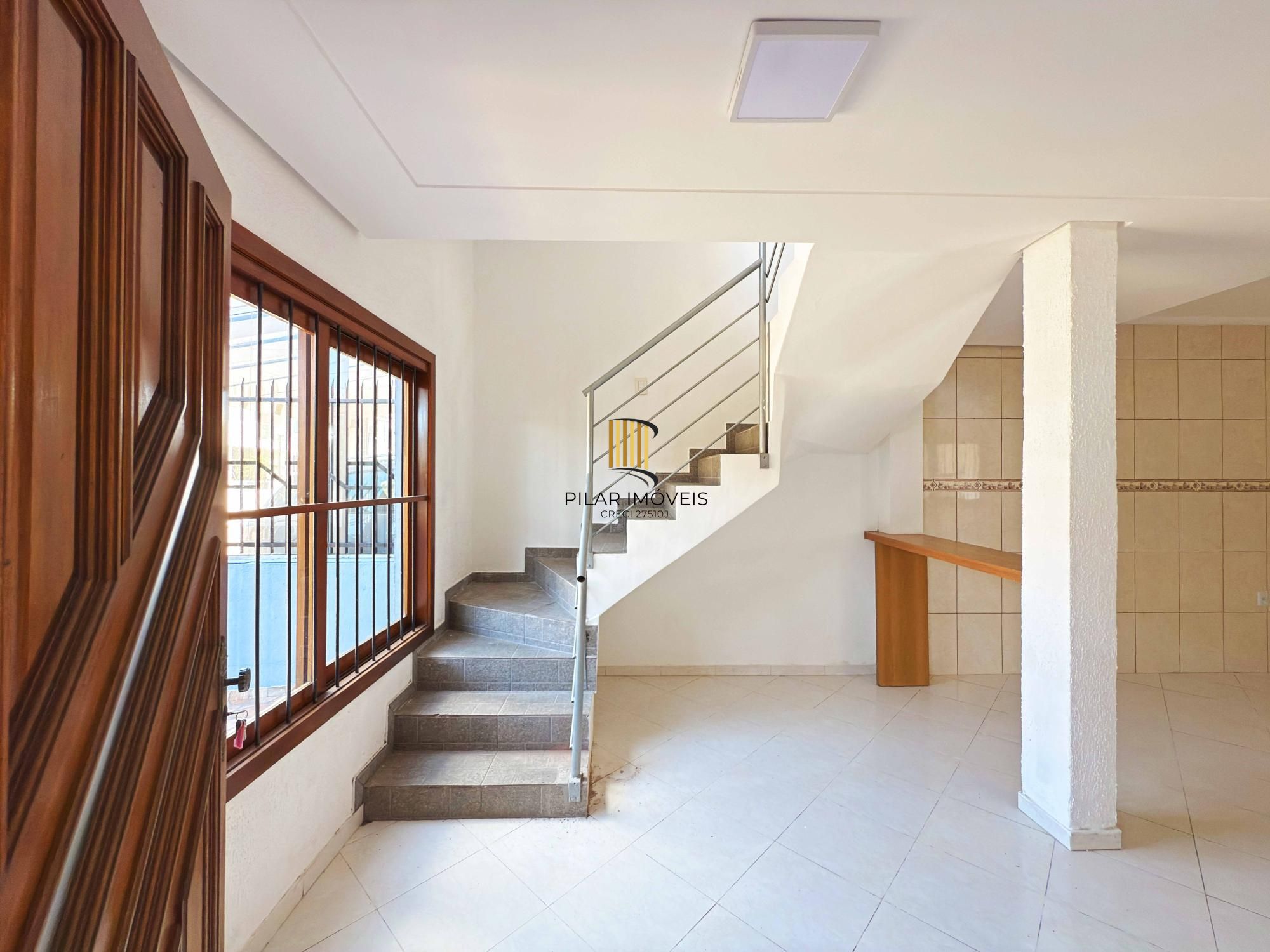 Casa 2 dormitórios no bairro Hípica