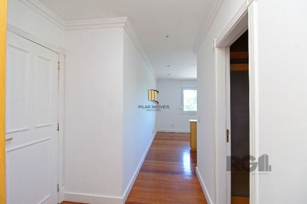 Casa no Jardim do Sol com 4D, sendo 2 suítes e 4 vagas de garagem