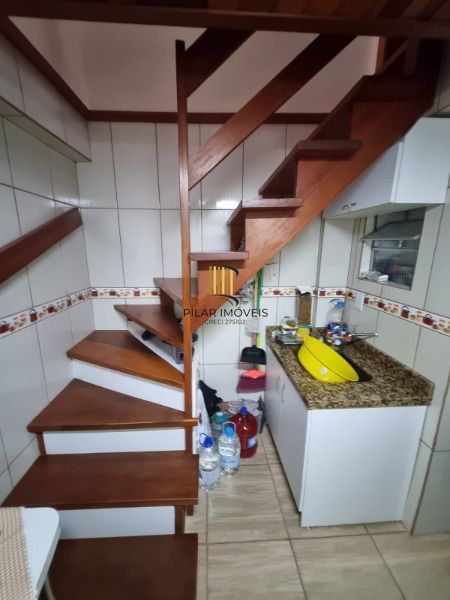 Casa Condominio em Porto Alegre, no bairro Cavalhada, com 2 dormitório(s), e 2 banheiros, à venda.