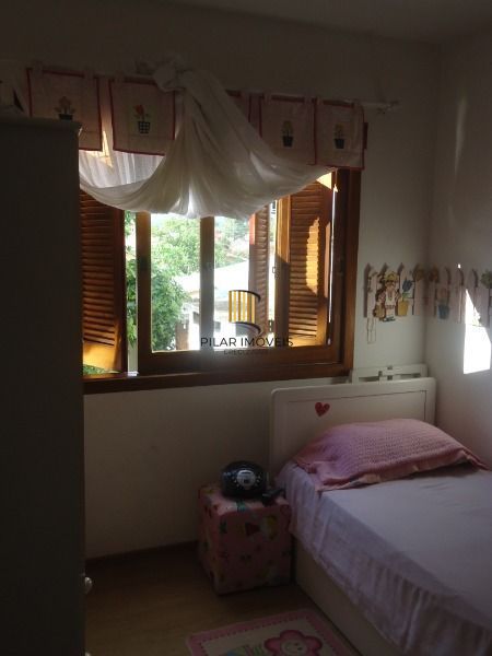 Sobrado para Venda - 158m², 3 dormitórios, sendo 1 suites, 2 vagas - Espirito Santo