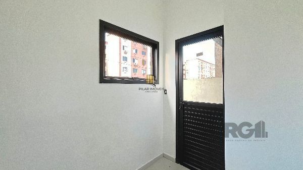Casa em Porto Alegre, no bairro Hípica, com 3 dormitório(s), e 3 banheiros, à venda.