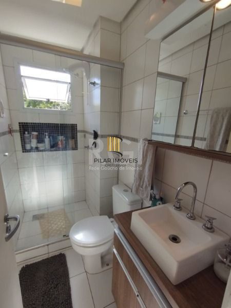 Apartamento em Porto Alegre, no bairro Ipanema, com 2 dormitório(s), e 2 banheiros, à venda.