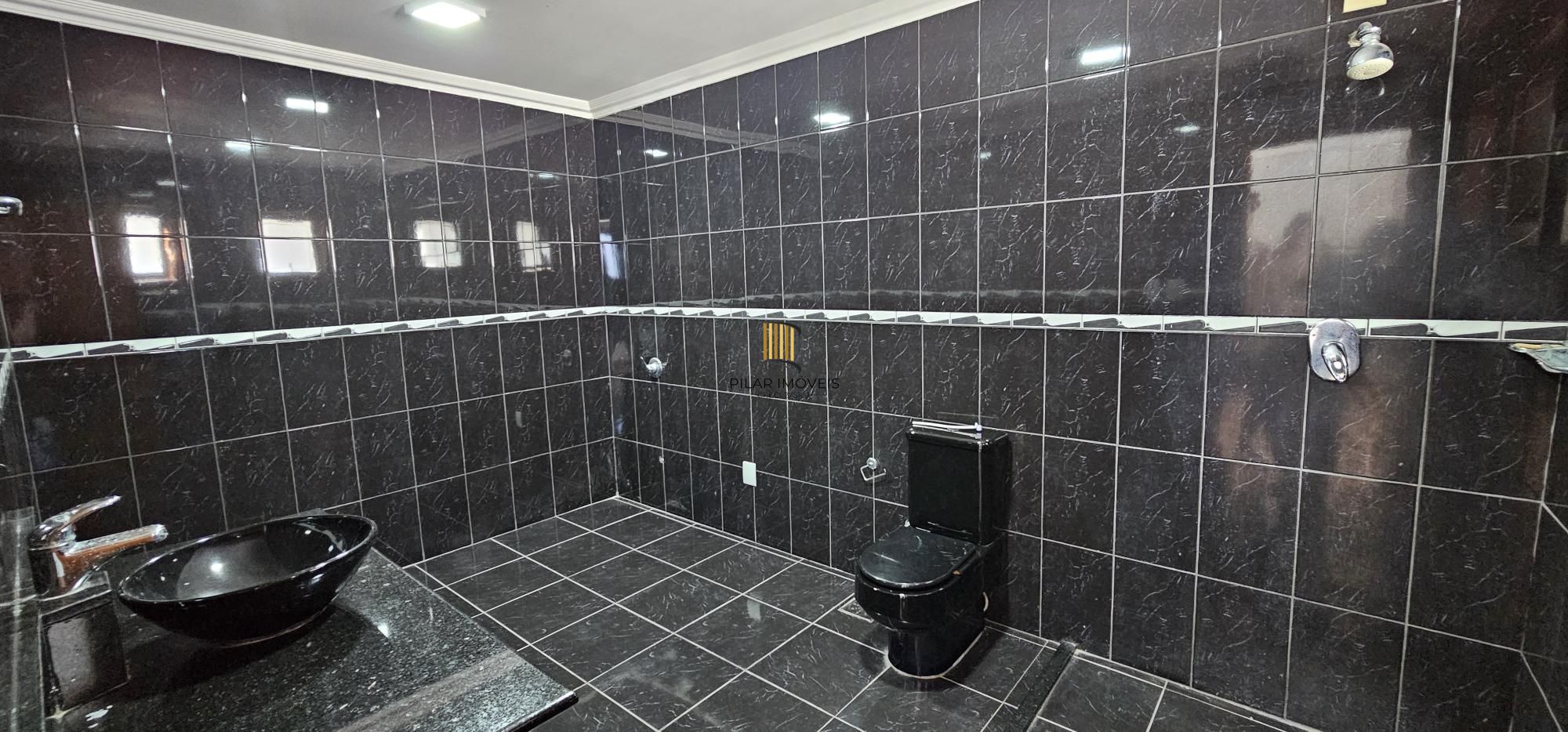 Casa 2 dormitórios no bairro Hípica