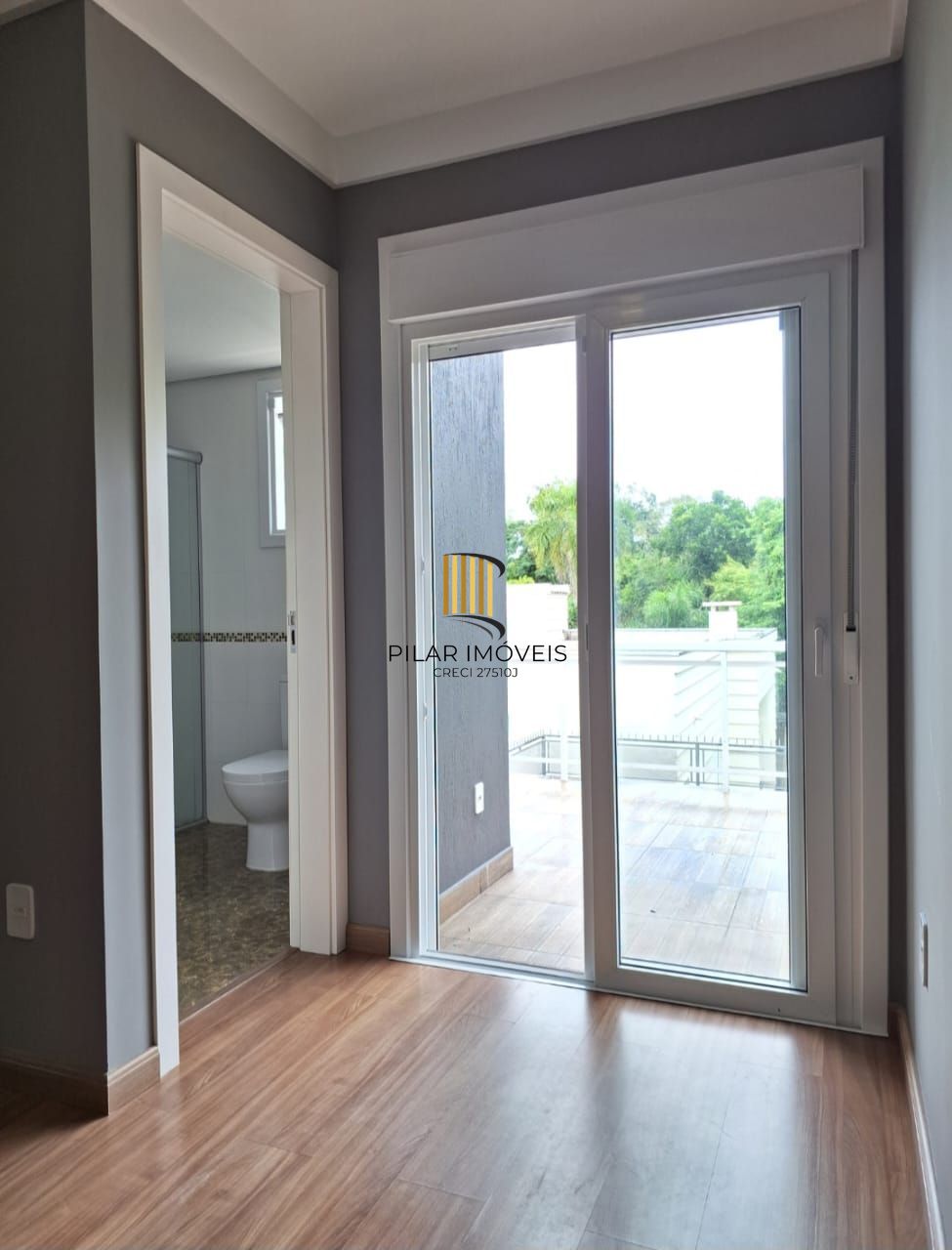 Casa 3 dormitórios no bairro Hípica