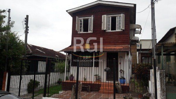 Sobrado para Venda - 280m², 4 dormitórios, 4 vagas - Cavalhada - Pilar Imóveis