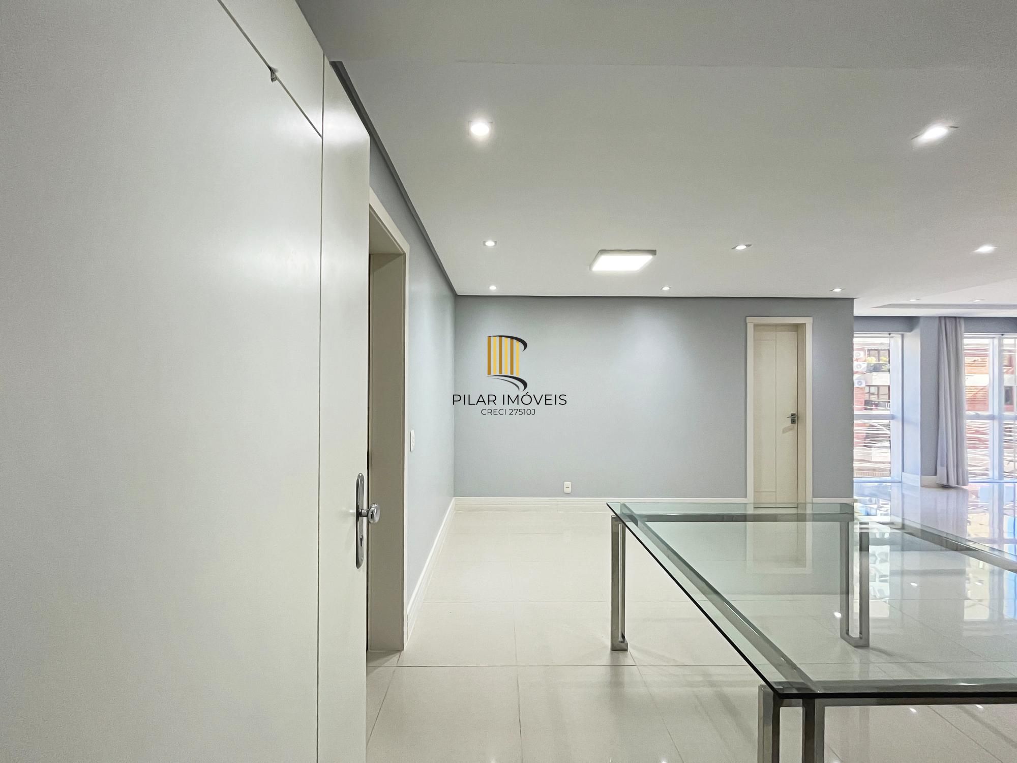 Excelente Apto com 102 m² de 3 dormitórios sendo um suíte com duas vagas no Menino Deus