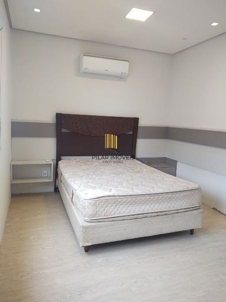 Casa de Condomínio 4 dormitórios no bairro Hípica