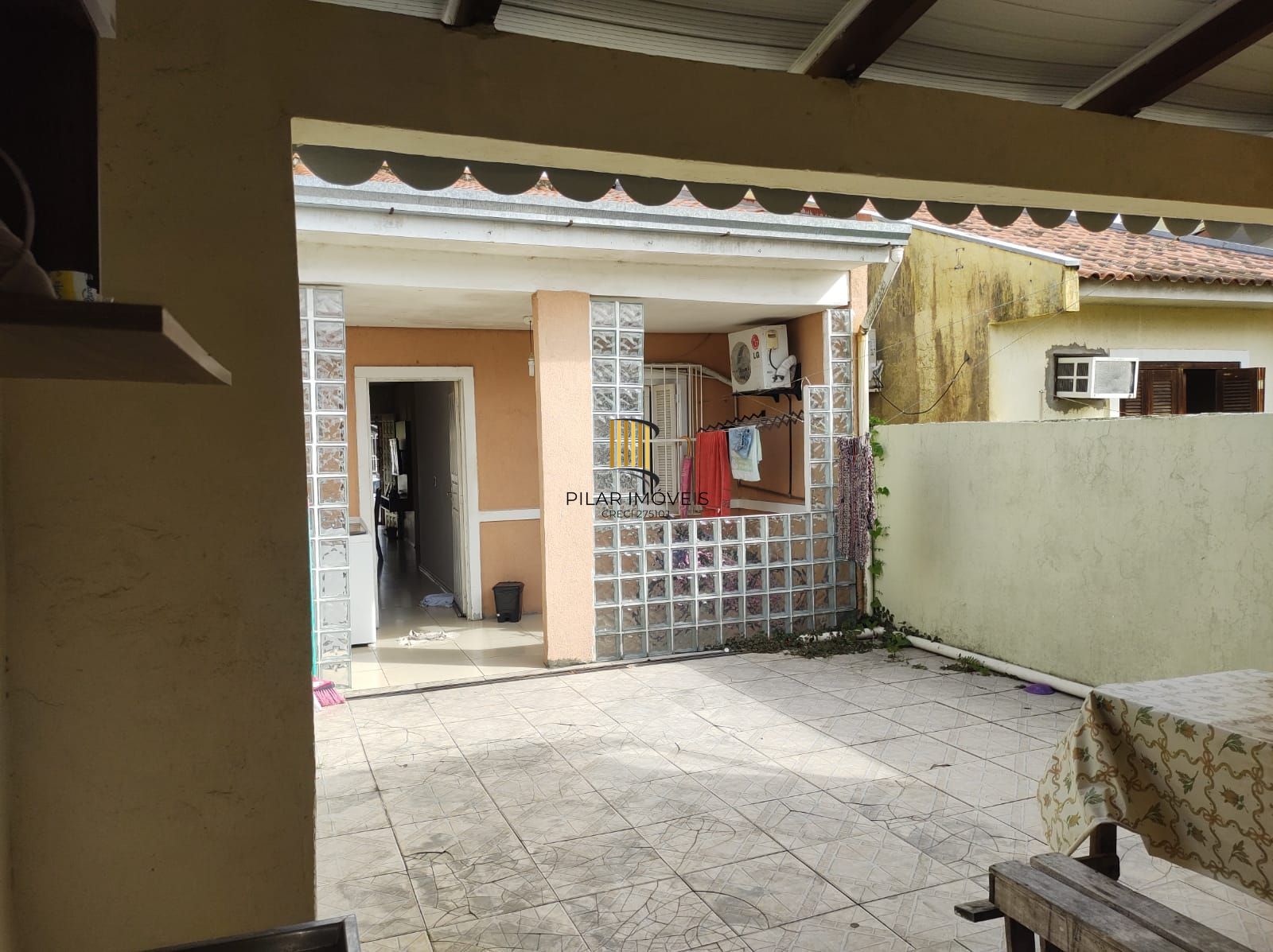 Casa 2 dormitórios no bairro Hípica