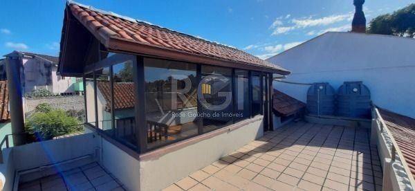 Sobrado para Venda - 246.69m², 3 dormitórios, sendo 1 suites, 2 vagas - Vila Nova