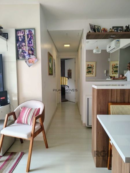 Apartamento em Porto Alegre, no bairro Vila Nova, com 2 dormitório(s), e 2 banheiros, à venda.