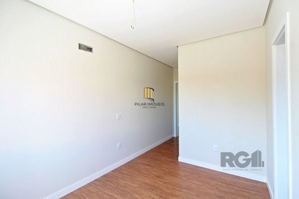 Casa Condominio em Porto Alegre, no bairro Ipanema, com 3 dormitório(s), à venda.