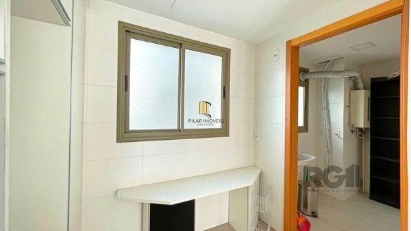 Apartamento em Porto Alegre, no bairro Cavalhada, com 3 dormitório(s), e 3 banheiros, à venda.
