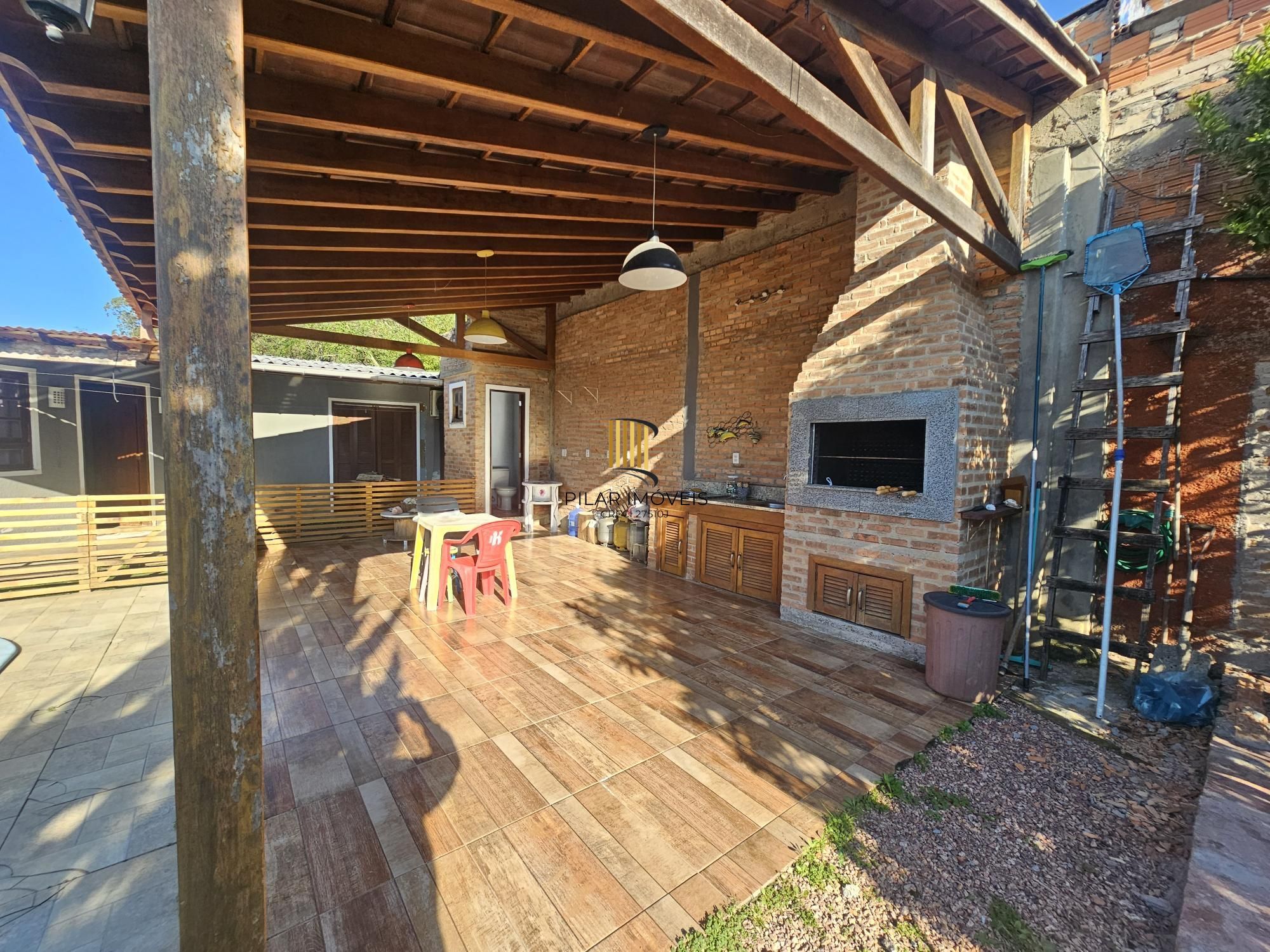 Casa para Venda - 79.22m² 2 dormitórios, + casa de 1 dormitório nos fundos, piscina e quiosque com churrasqueira - Espirito Santo