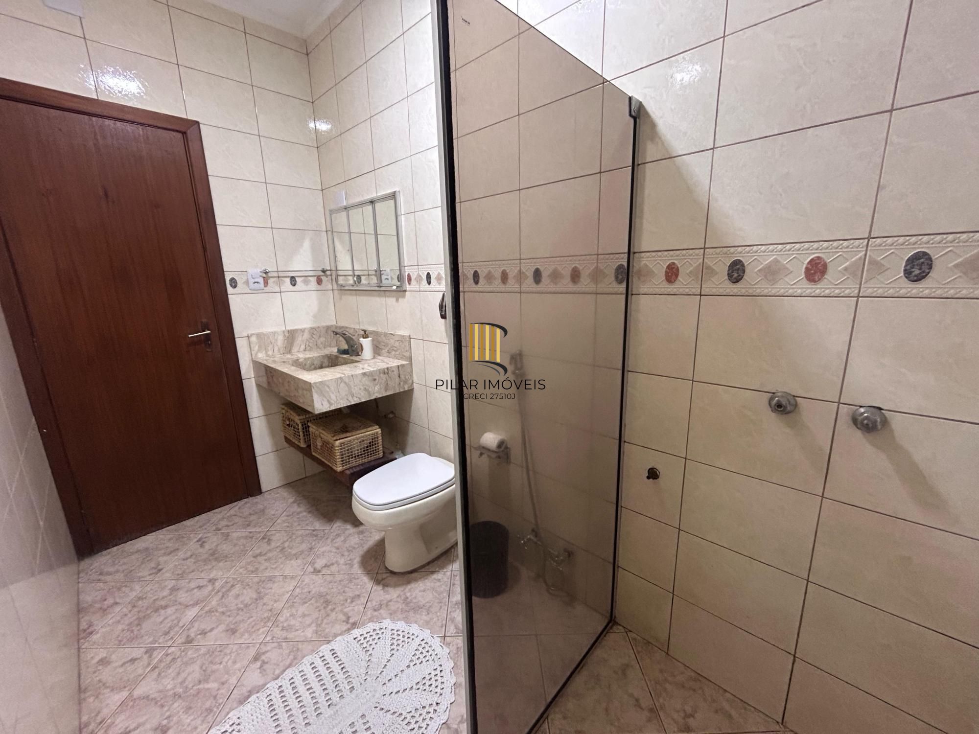 Casa 3 dormitórios no bairro Partenon