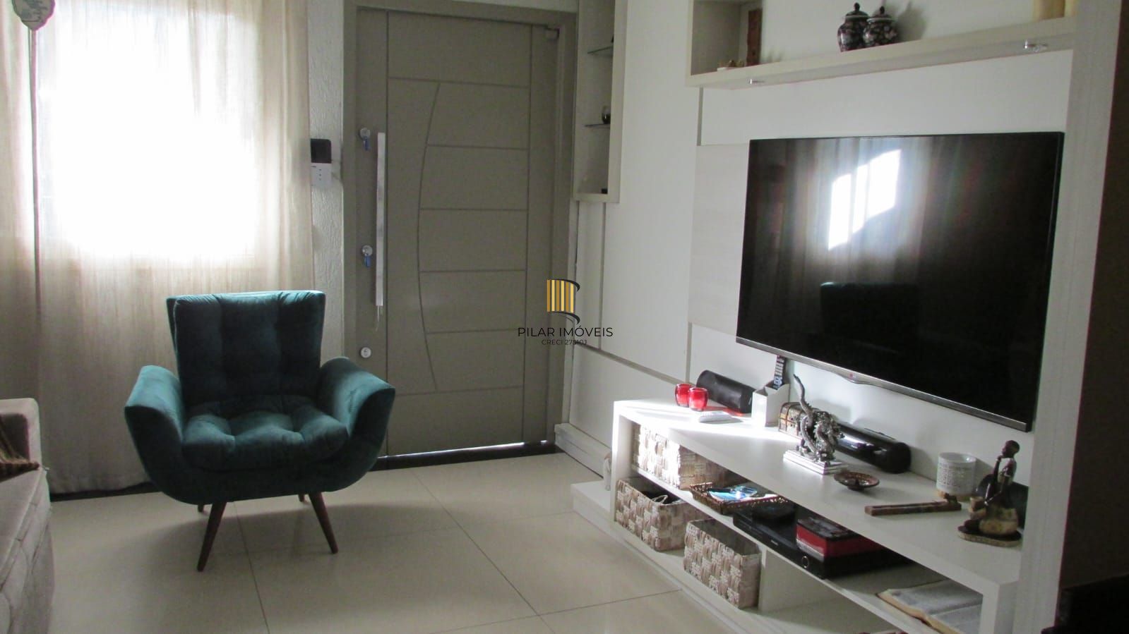 Casa na Zona sul de Porto Alegre com 02 dormitórios e pátio.