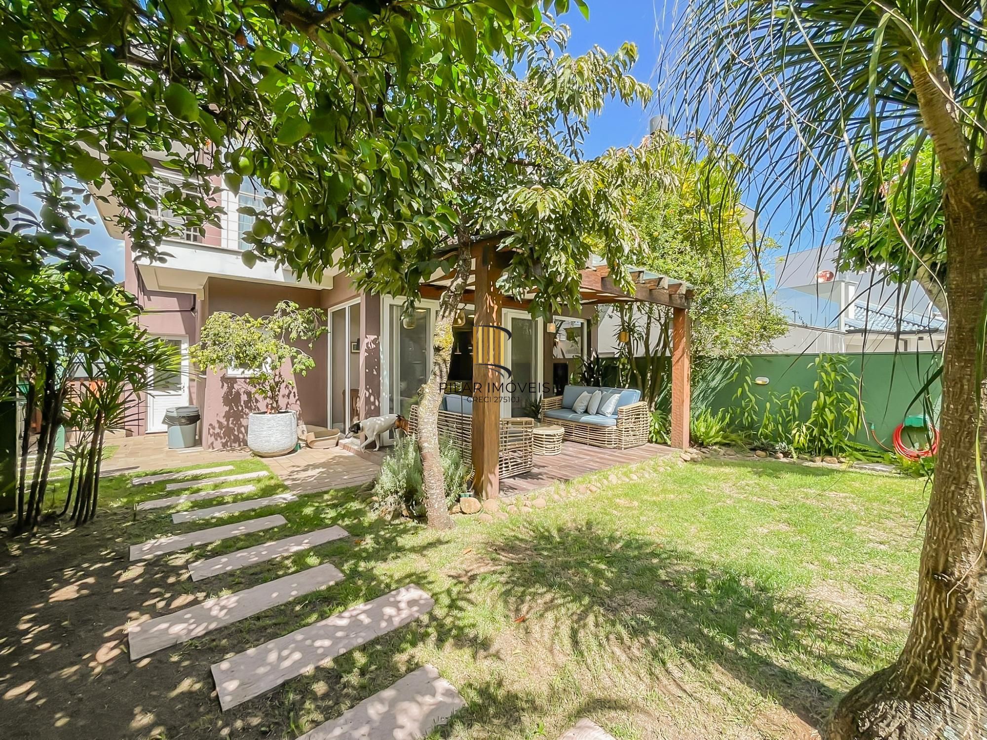 Linda e aconchegante casa em condomínio no Lagos de nova Ipanema