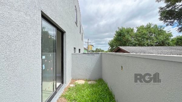 Casa Condominio em Porto Alegre, no bairro Tristeza, com 3 dormitório(s), e 3 banheiros, à venda.