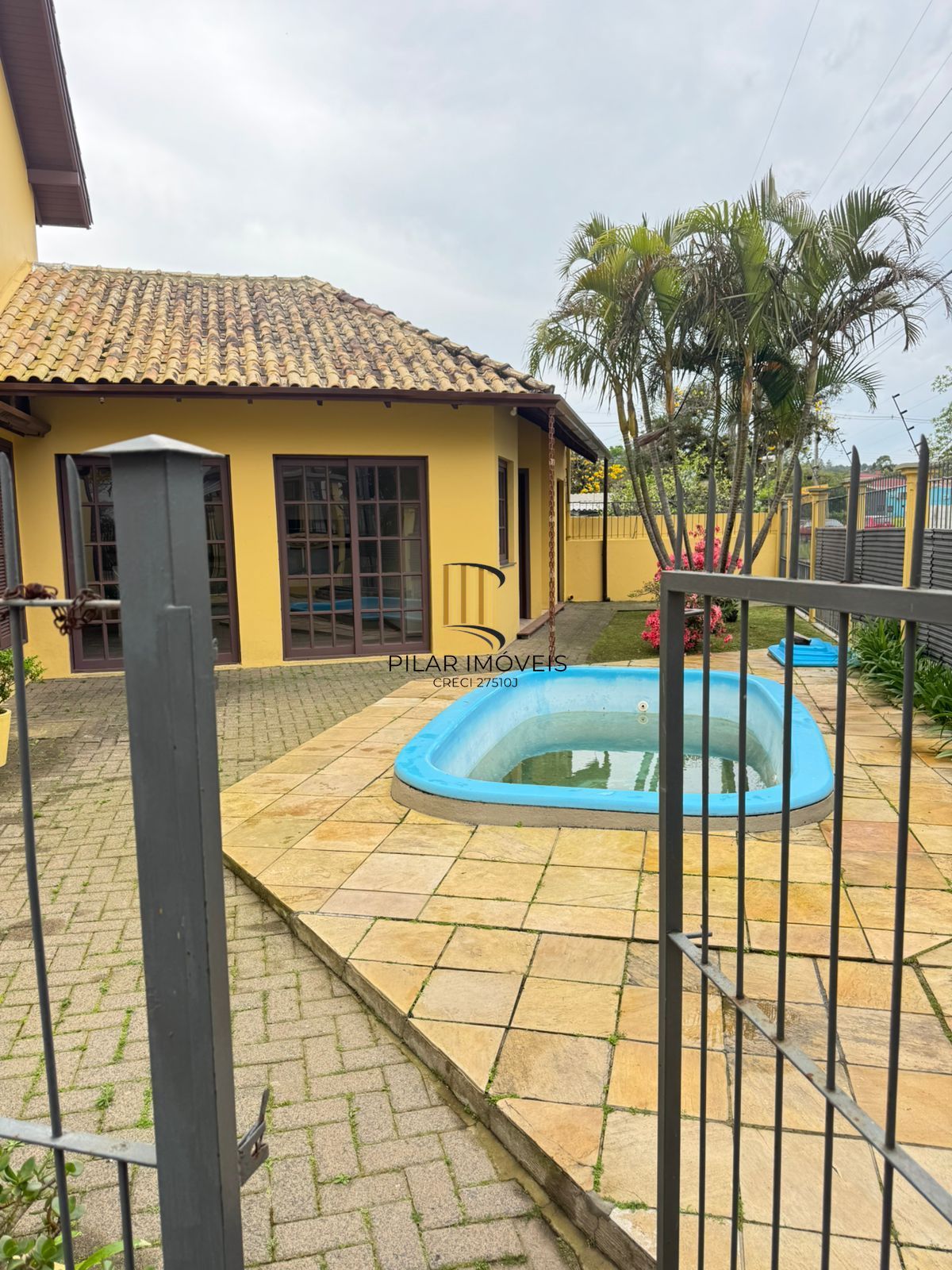 No bairro Serraria, casa em condomínio com 3 dormitórios