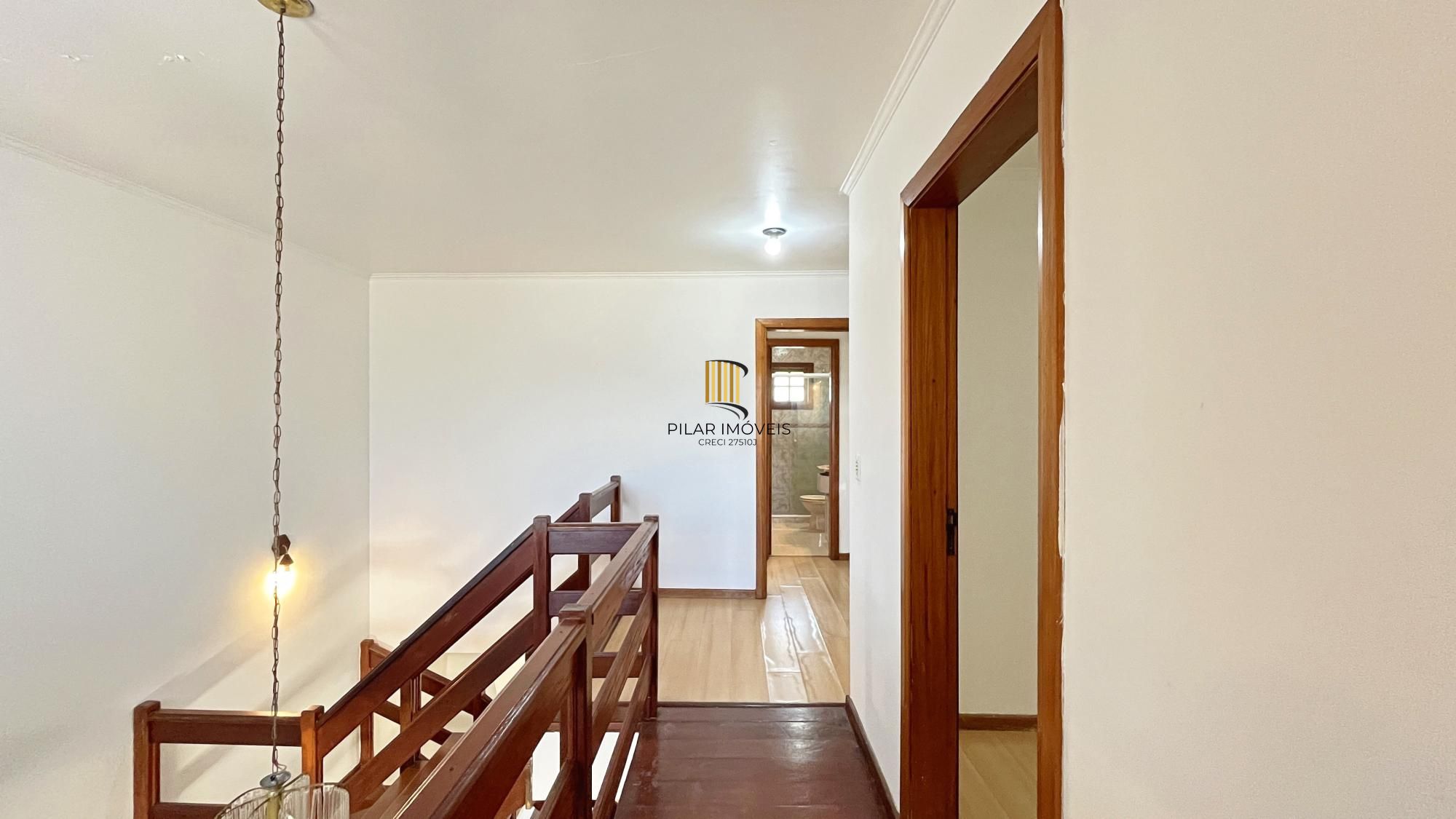 Casa 5 dormitórios no bairro Ipanema