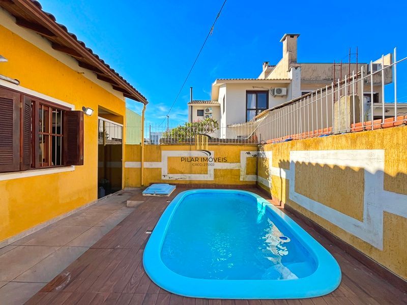 Residência com 2 dormitórios no  Residencial Jardins do Prado.