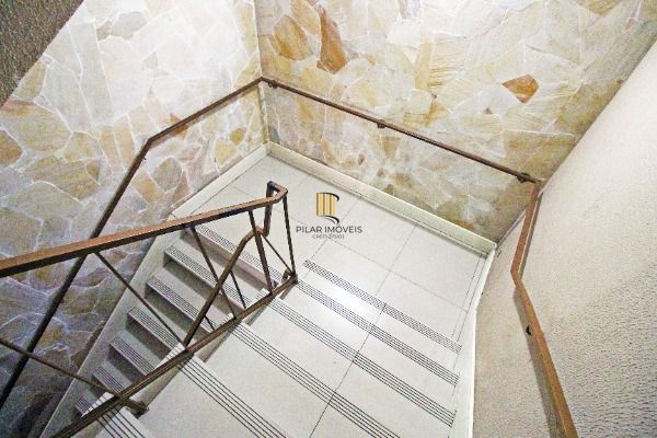 Apartamento em Porto Alegre, no bairro Petrópolis, com 3 dormitório(s), e 3 banheiros, à venda.