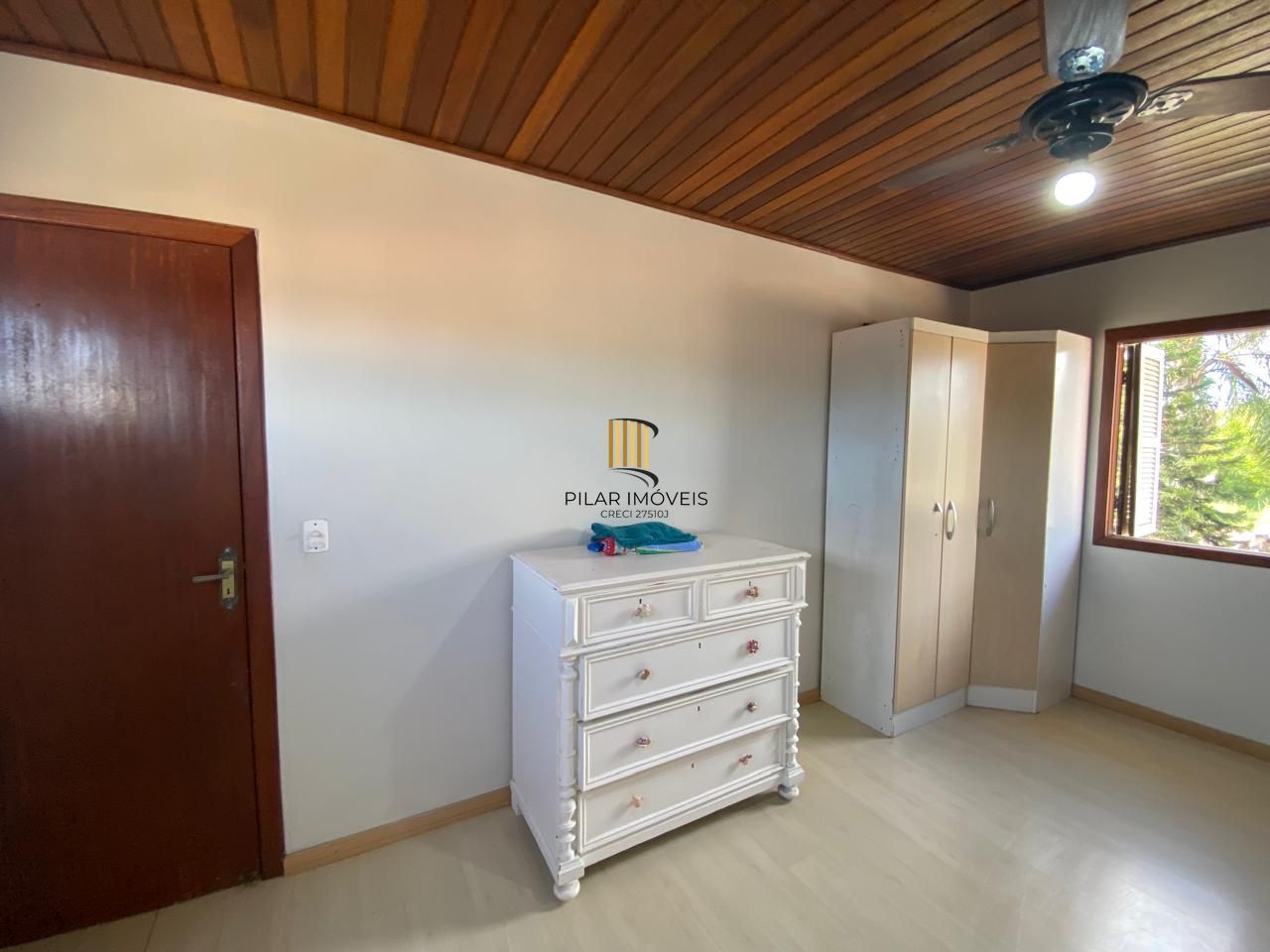 Casa 4 dormitórios no bairro Lami