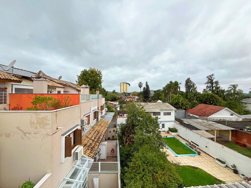 Casa 3 dormitórios no bairro Ipanema