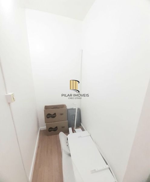 Cobertura em Porto Alegre, no bairro Cristal, com 3 dormitório(s), e 3 banheiros, à venda.