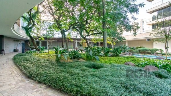 Conjunto/Sala em Porto Alegre, no bairro Tristeza, e 0 banheiros, à venda.