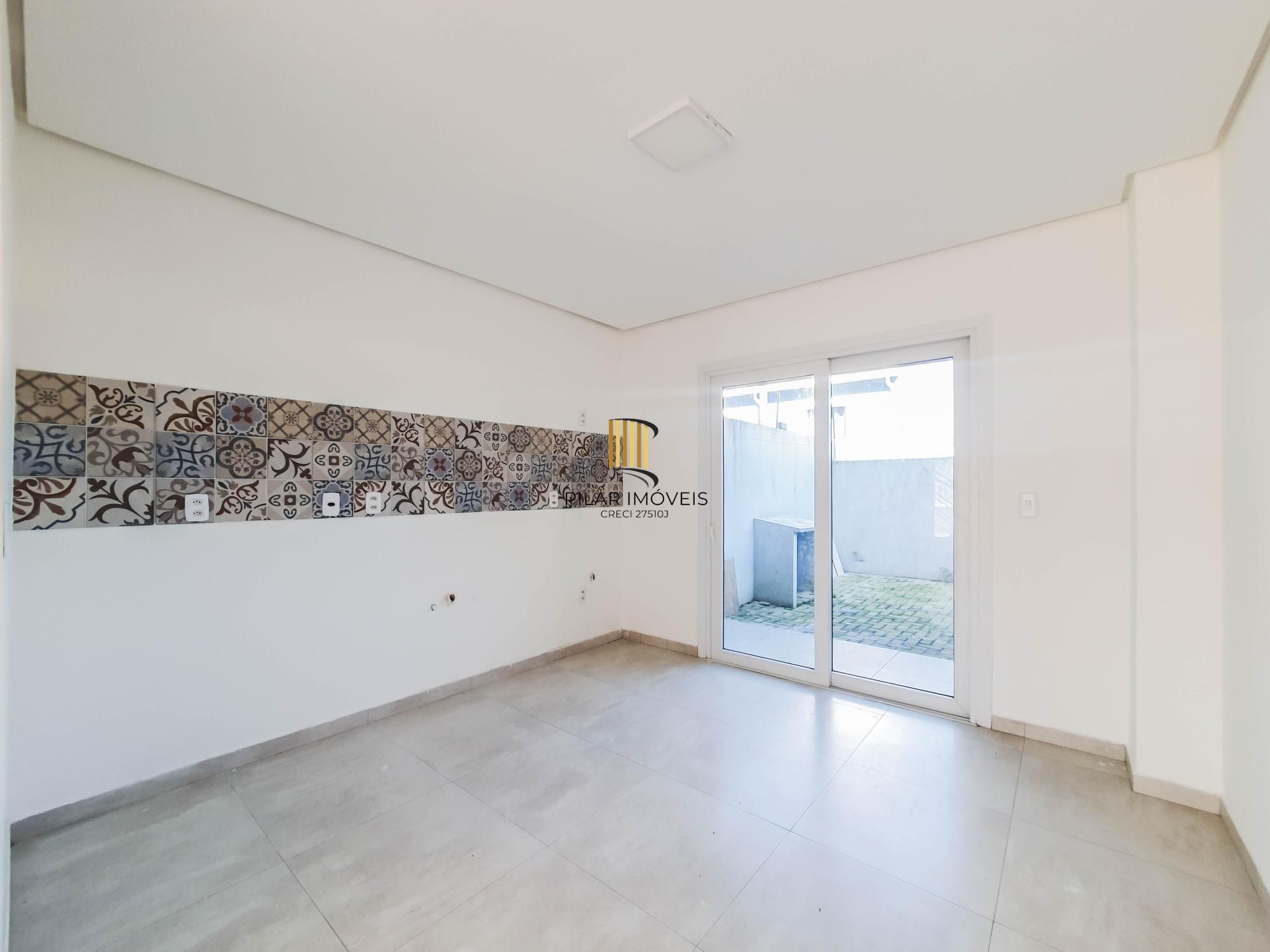 Casa 3 dormitórios no bairro Guarujá