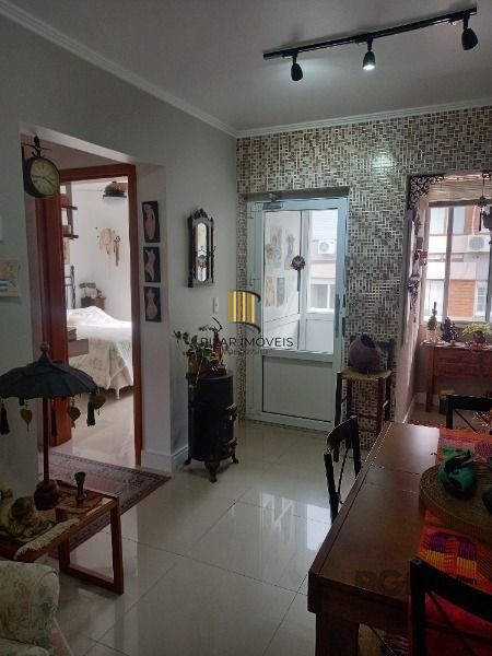Apartamento em Porto Alegre, no bairro Cavalhada, com 2 dormitório(s), e 2 banheiros, à venda.