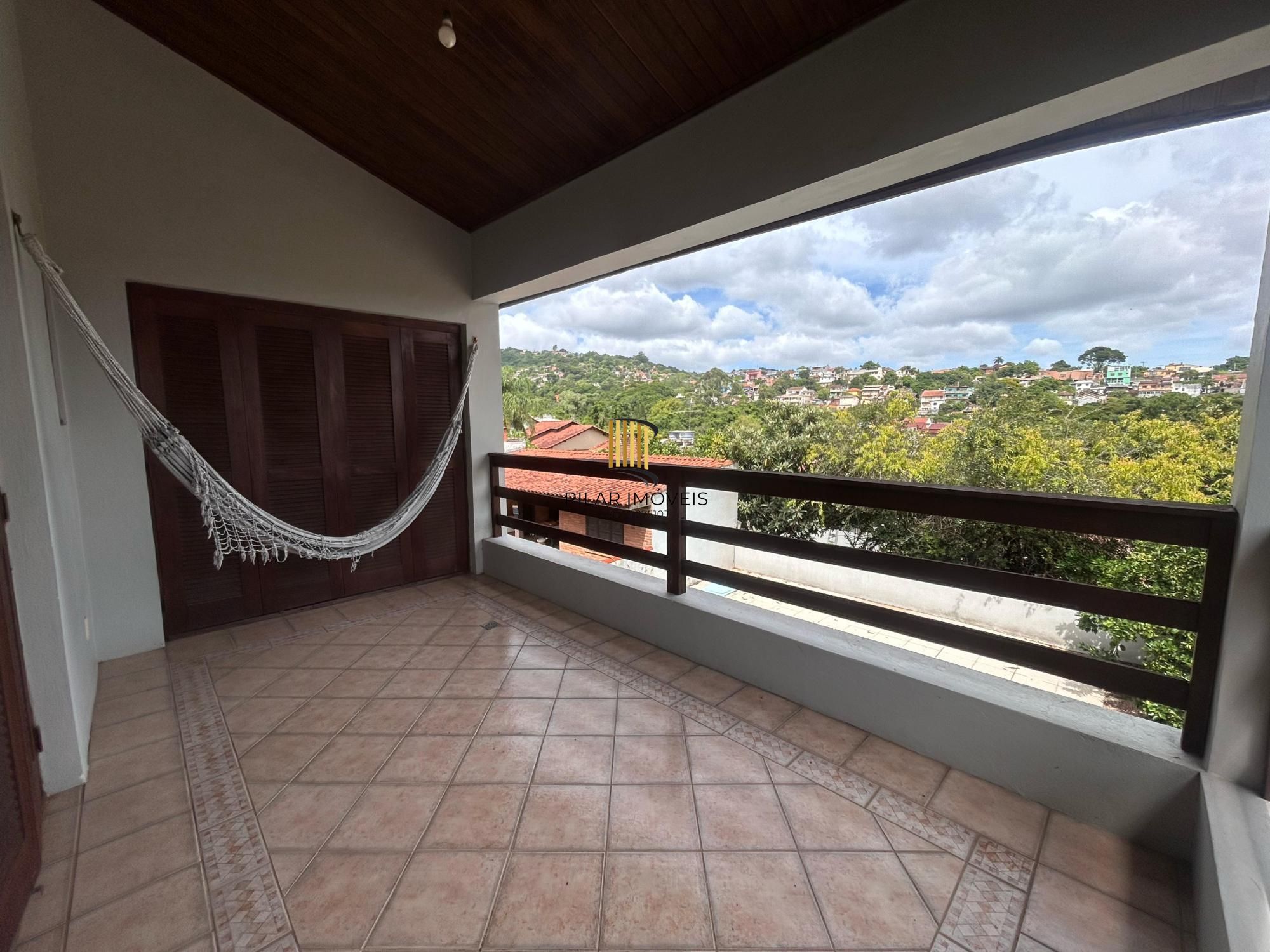 Casa 3 dormitórios no bairro Partenon