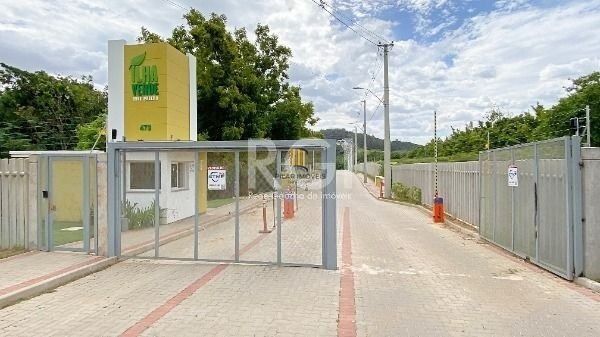 Casa Condominio em Porto Alegre, no bairro Campo Novo, com 4 dormitório(s), à venda.