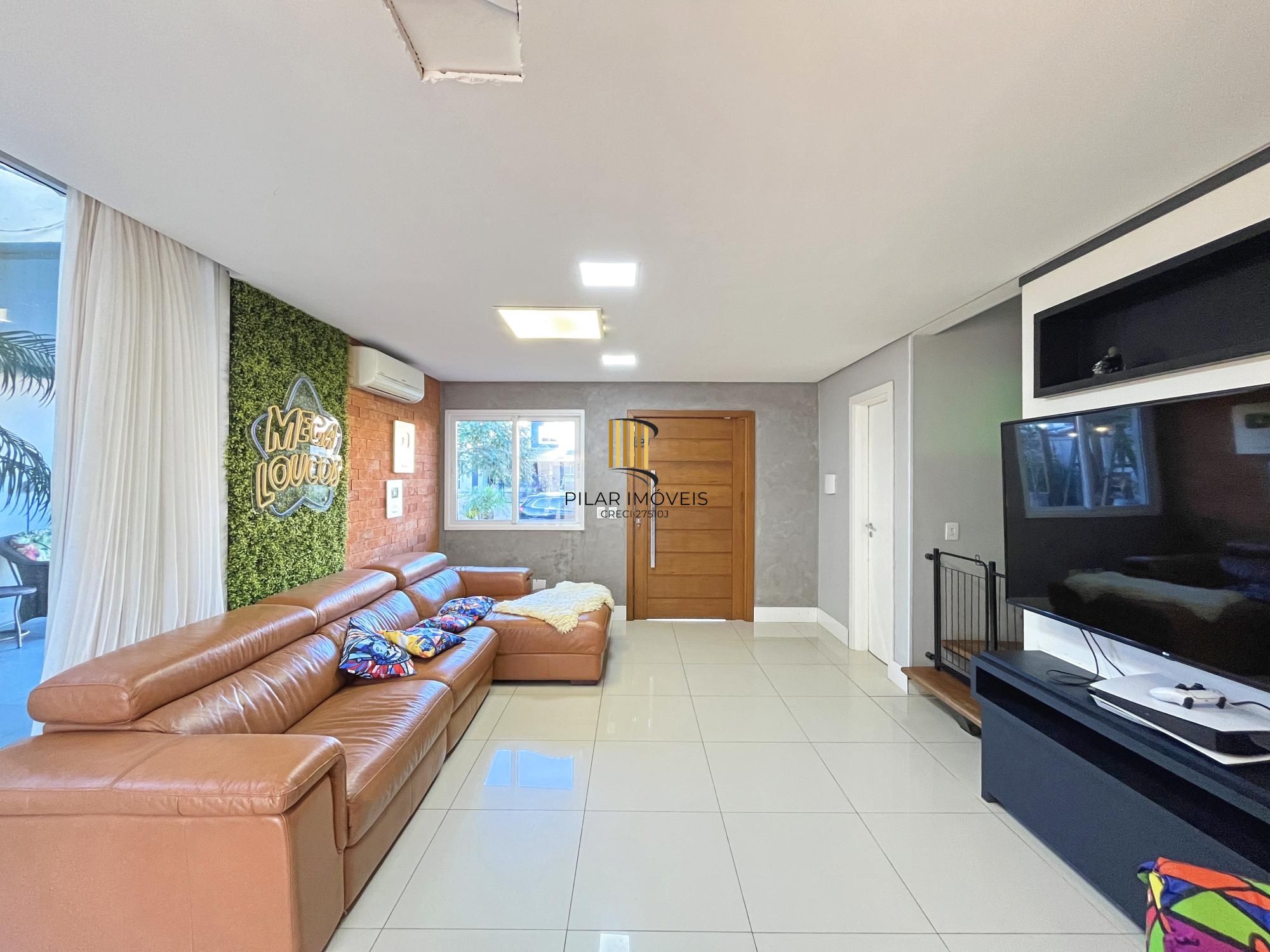 Casa 4 dormitórios no bairro Hípica