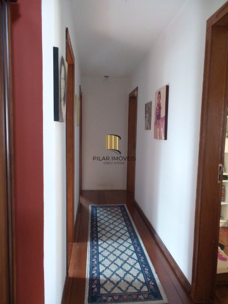 Casa para Venda - 287m², 4 dormitórios, sendo 1 suites, 4 vagas - Tristeza