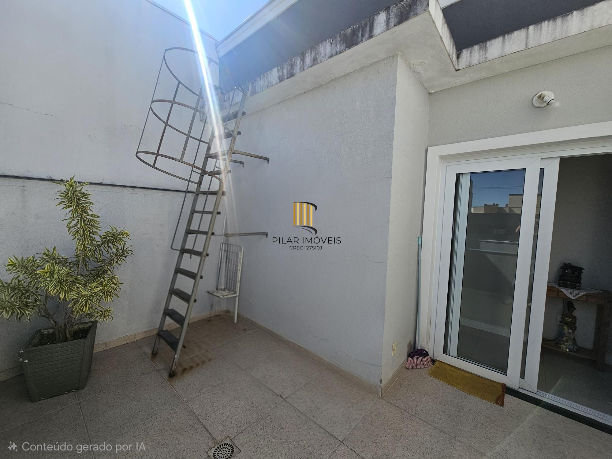 Casa de Condomínio 3 dormitórios no bairro Hípica