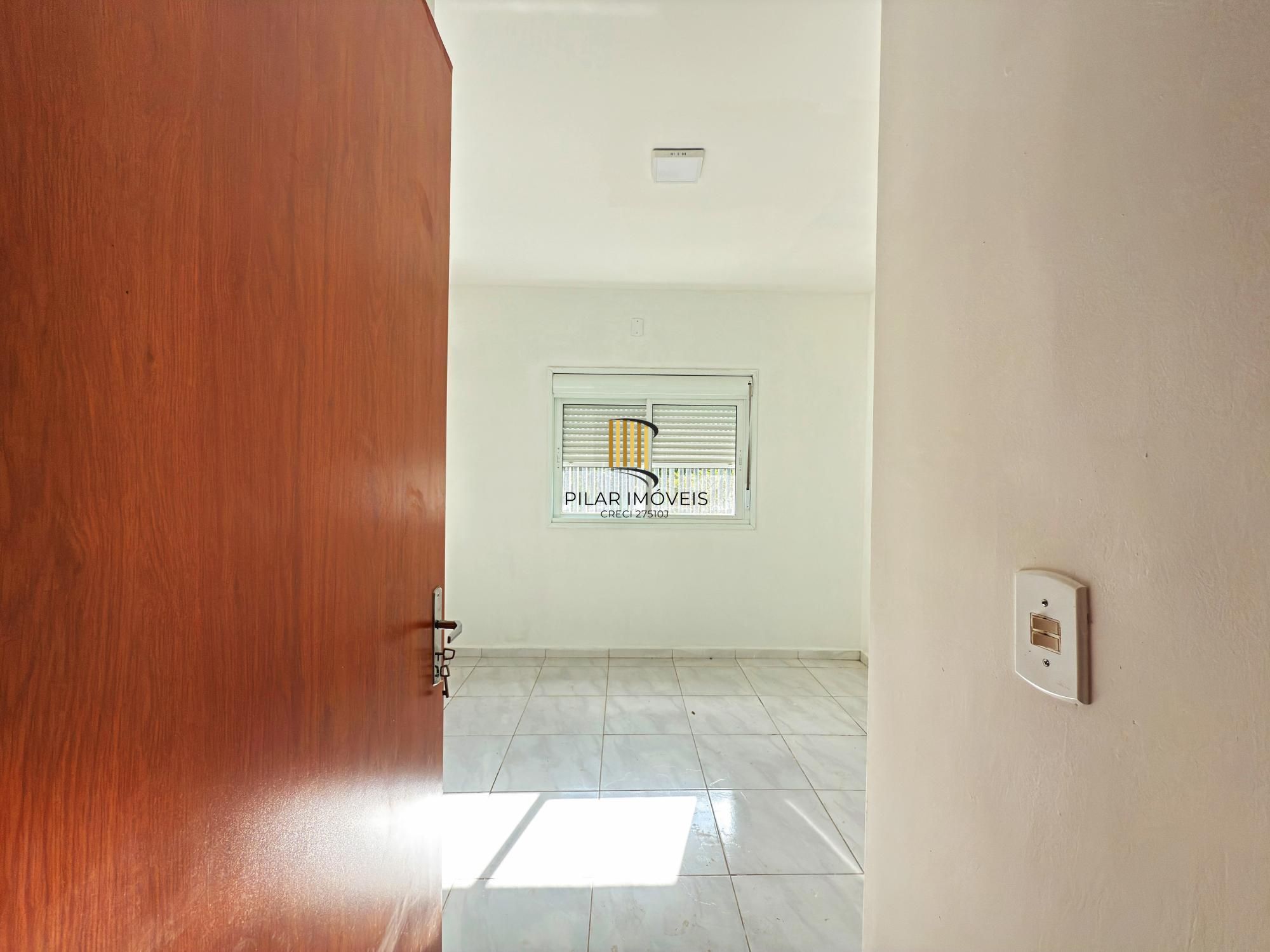 Casa Condominio em Porto Alegre, no bairro Ponta Grossa, com 2 dormitório(s), e 2 banheiros, à venda.