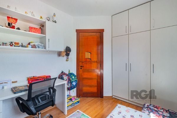 Casa Condominio em Porto Alegre, no bairro Vila Conceição, com 3 dormitório(s), e 3 banheiros, à venda.