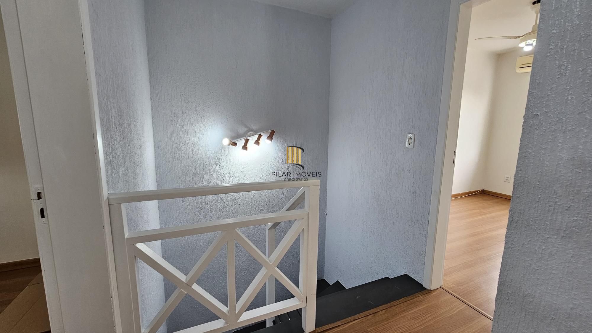 Casa 3 dormitórios no bairro Hípica