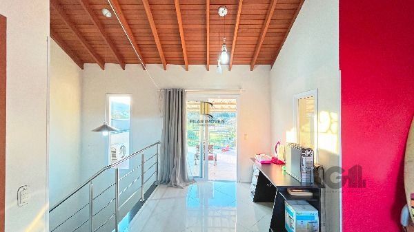 Casa em Porto Alegre, no bairro Hípica, com 3 dormitório(s), e 3 banheiros, à venda.