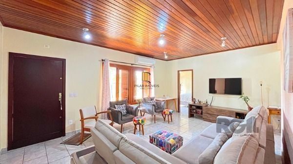 Casa 4 dormitórios no bairro Restinga