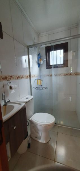 Casa em Porto Alegre, no bairro Hípica, com 2 dormitório(s), e 2 banheiros, à venda.