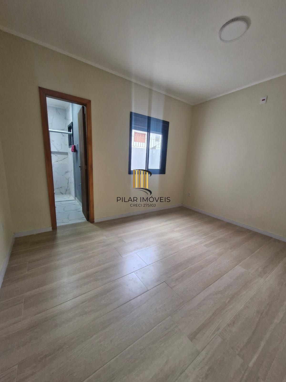 Casa 3 dormitórios no bairro Hípica