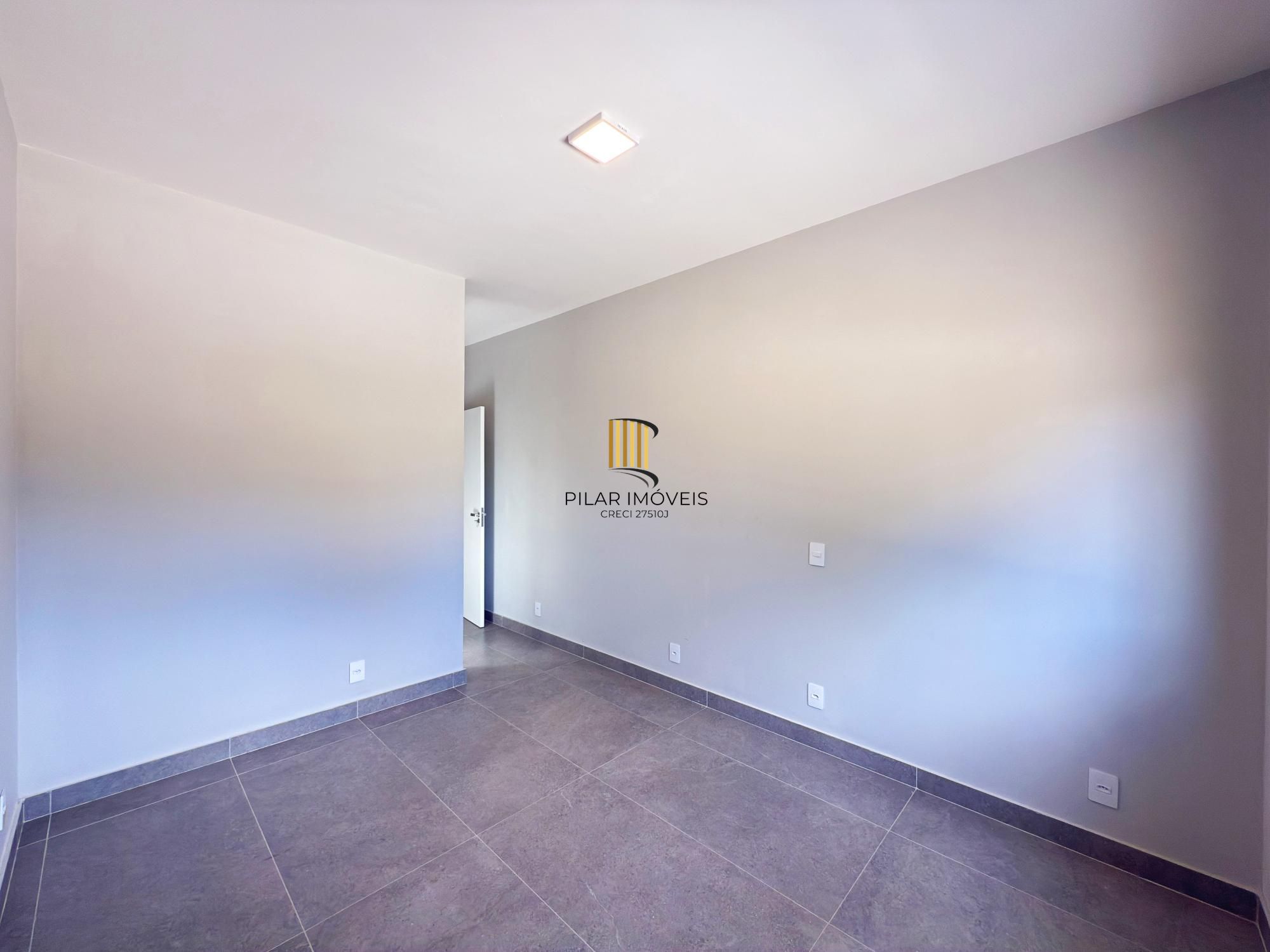 Residência nova em condomínio com 3 dormitórios