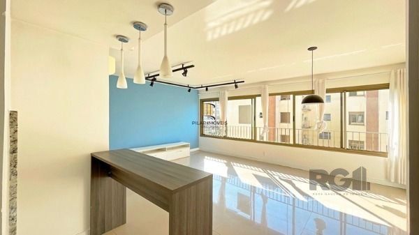 Apartamento em Porto Alegre, no bairro Cavalhada, com 3 dormitório(s), e 3 banheiros, à venda.