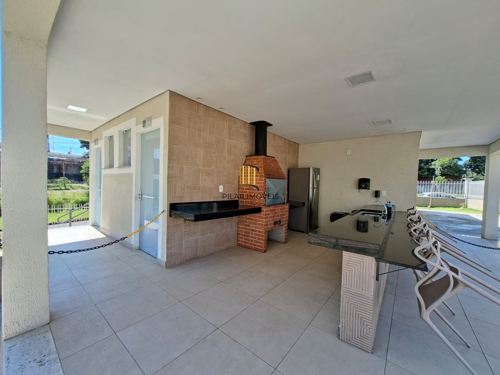 Apartamento de 02 dormitorios com vaga de garagem no bairro Cavalhada- VENDA!!