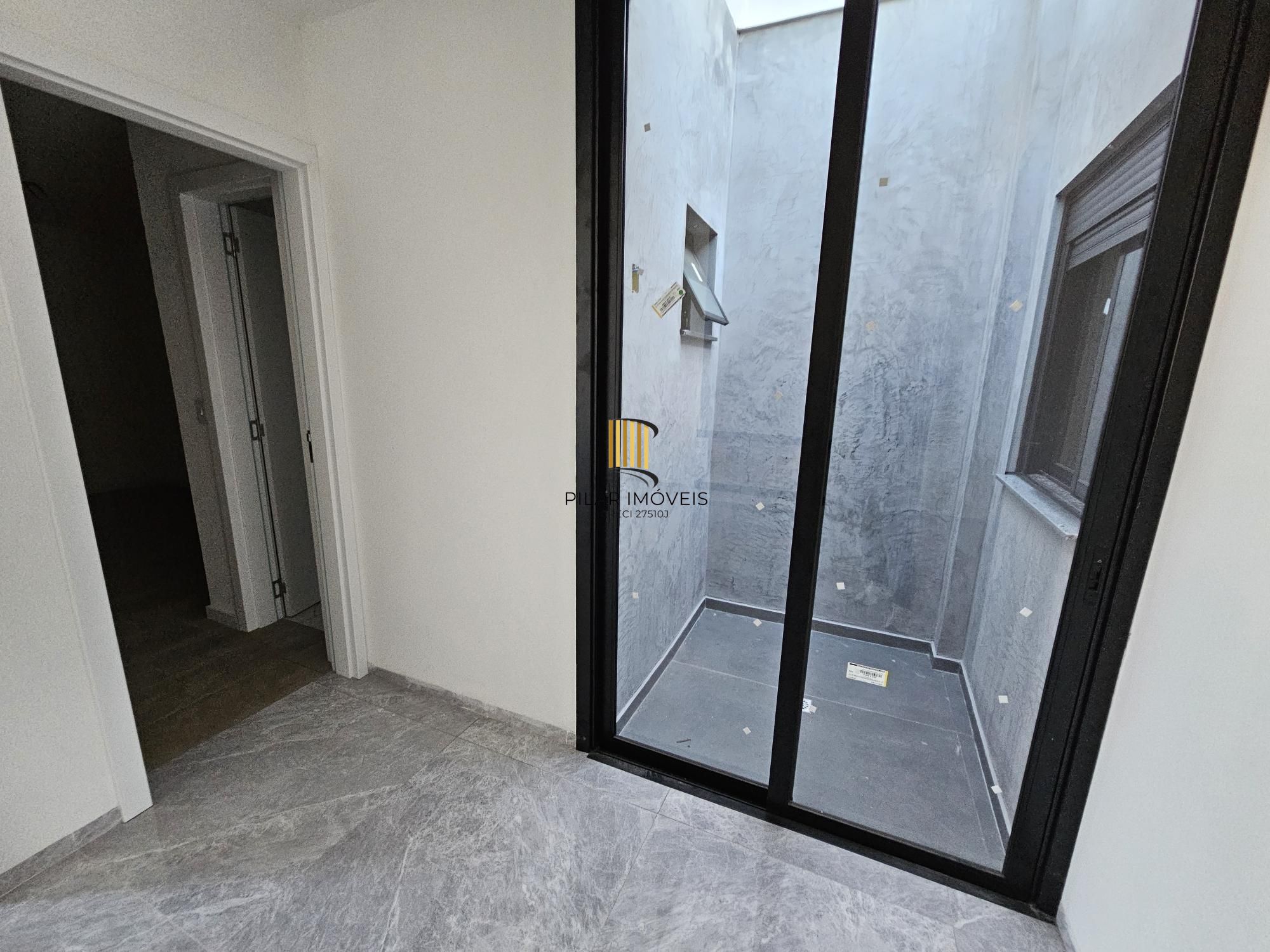 Casa 3 dormitórios no bairro Hípica