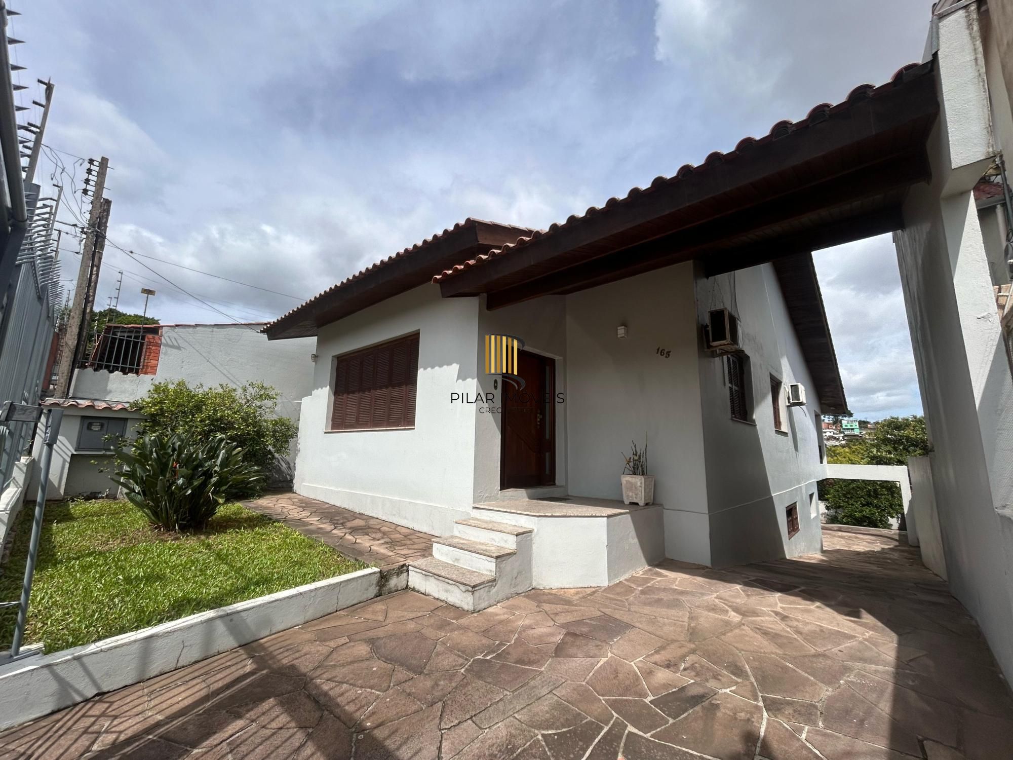 Casa 3 dormitórios no bairro Partenon