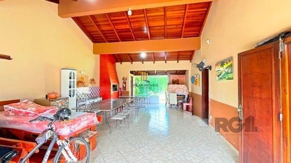 Casa em Porto Alegre, no bairro Ipanema, com 3 dormitório(s), à venda.
