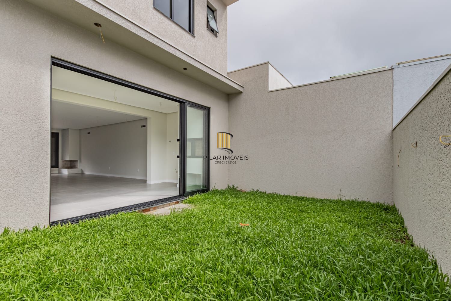 Sobrado  Condominio Amalffi com 03 suites - 180m² zona Sul de Porto Alegre